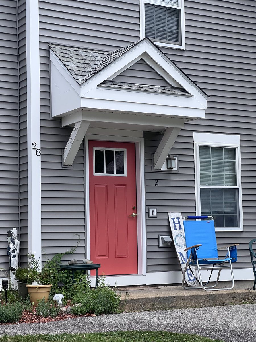 TripleConstruc2's tweet photo. Teamed up with our friends at Lakes Region Community Developers to give this 18-unit complex a total glow-up with roofing, siding, and new doors upgrades. Love how it turned out!  https://t.co/EvToKZl6jE https://t.co/65npP2HfIW