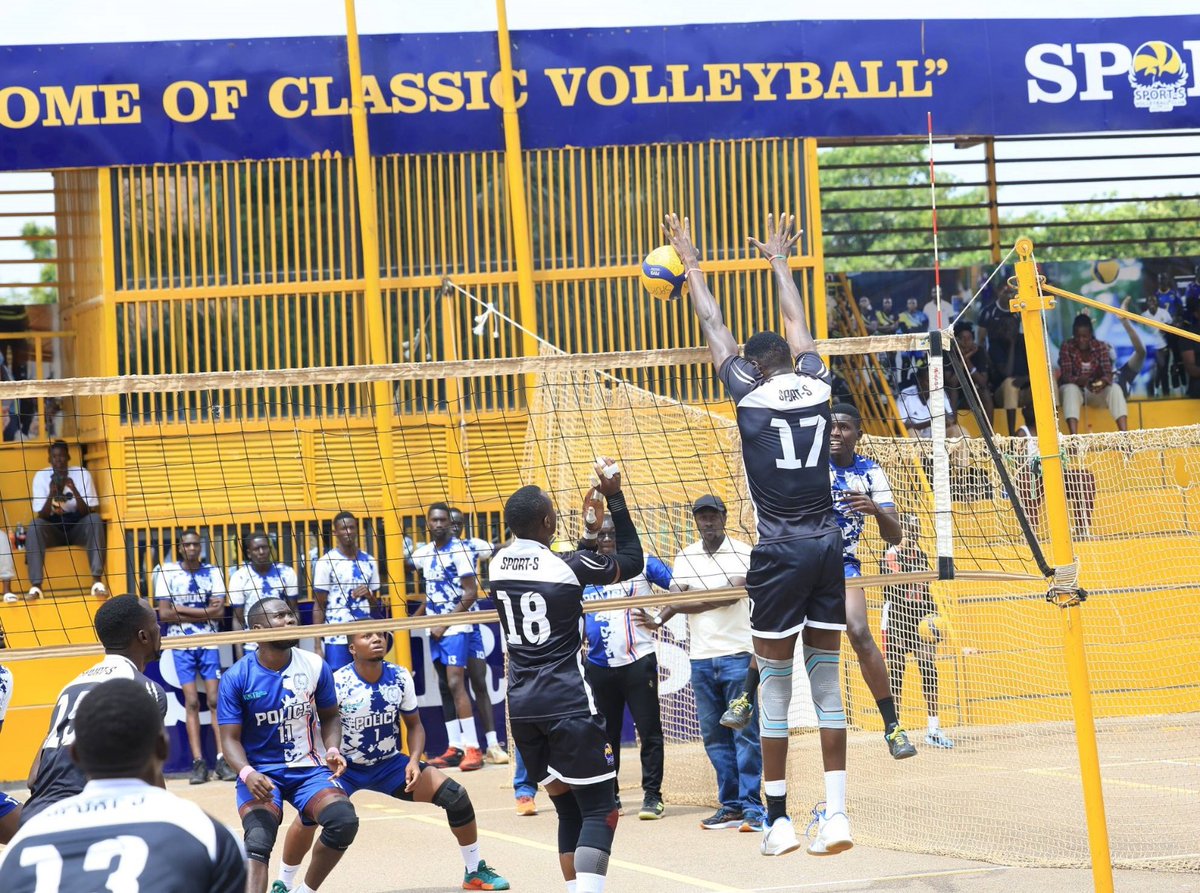 sport_svoleybal's tweet photo. A team that has fought hard, kept their heads high, and is determined to face anyone who steps on the court. That’s the energy. That’s the vibe. That’s team #Tigers https://t.co/HVxw8bAT1Q