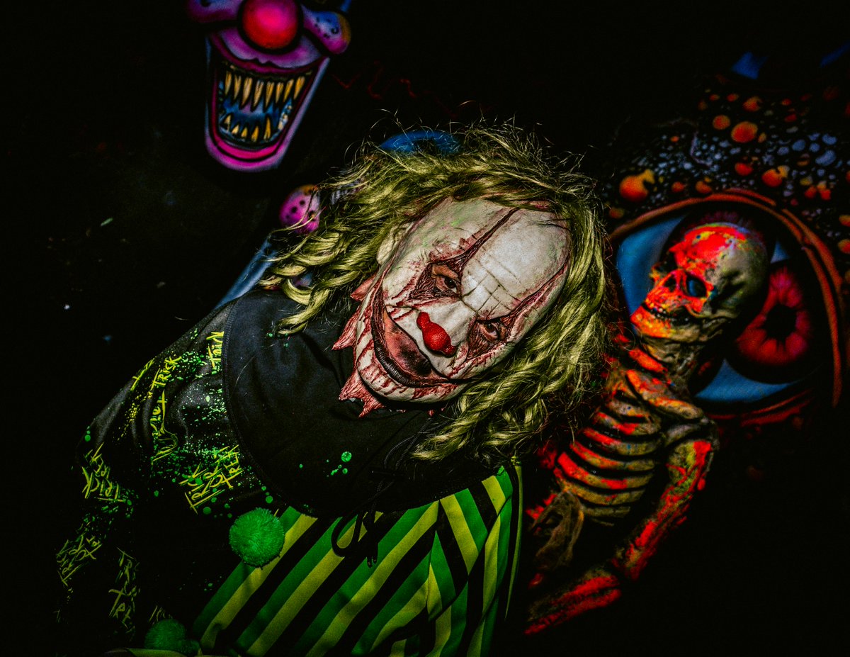 Blood Manor tweet media