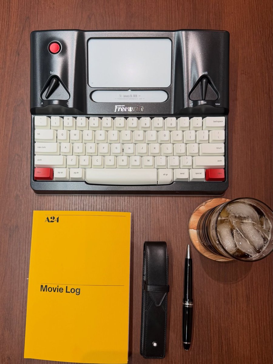 Freewrite Distraction-Free Writing Tools tweet media