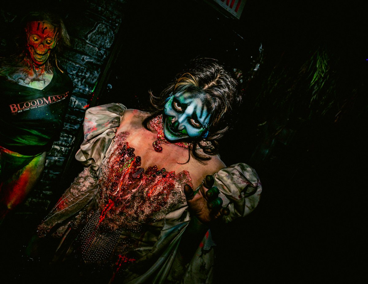 Blood Manor tweet media