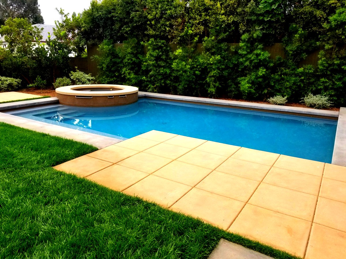 Transform your old pool and spa
Is your pool looking tired and outdated? Let’s change that 🔥 We can transform your old, worn-out pool and spa into something fresh, modern, and exciting—bringing new life back to your backyard.