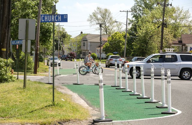 NJTPA's tweet photo. #ShipBottom will develop #bike improvement recommendations with emphasis on wayfinding + signage to guide visitors, seasonal residents & commuters to best routes, 1 of 4 projects in our #CompleteStreets Technical Assistance program this year. Learn more: https://t.co/cUiOP6YULW https://t.co/ReDHld7ddG
