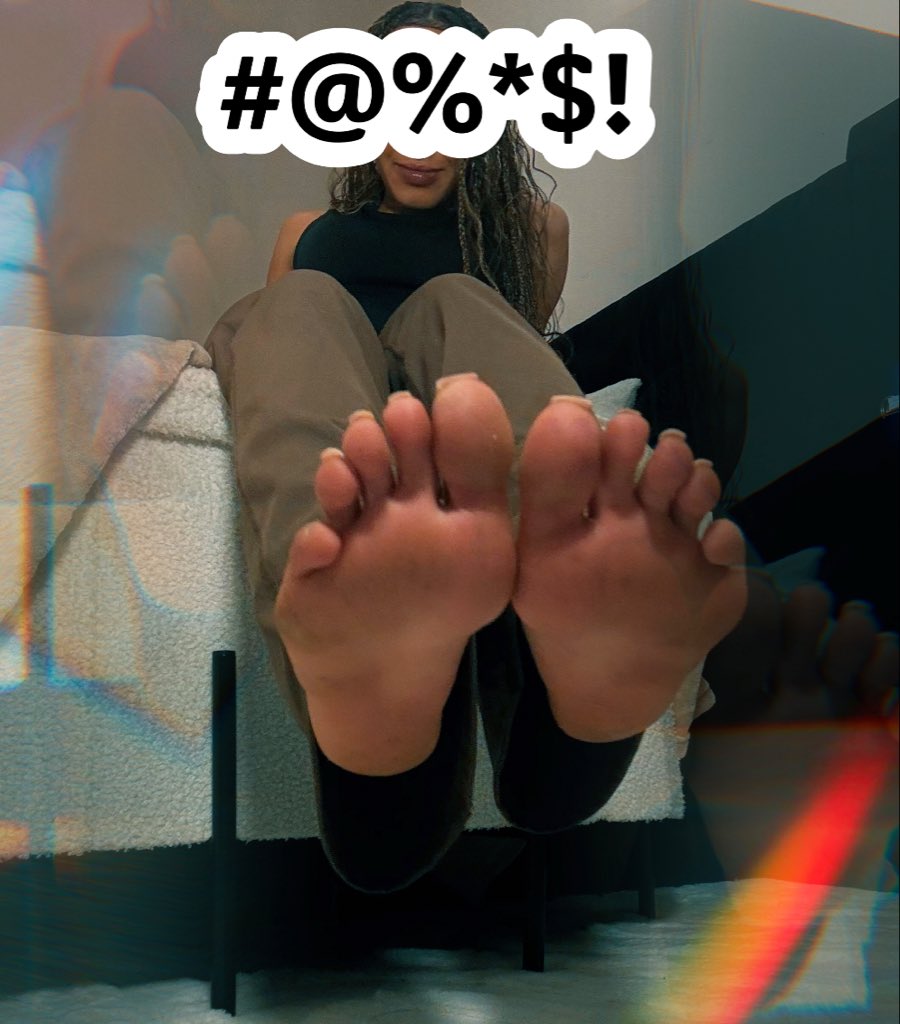 send2sharny's tweet photo. my over grown toe nails >> your whole personality.🤣

#femdom https://t.co/0aMVsSfqhp