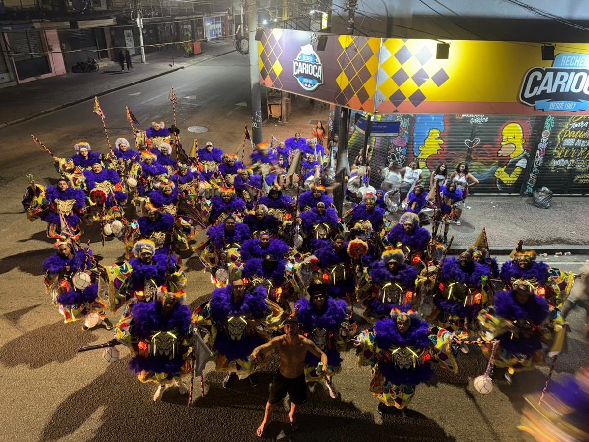 batebolaRJ's tweet photo. TURMA TROPA DA DC - Madureira 🎭🥳 https://t.co/v3kfhtx75O