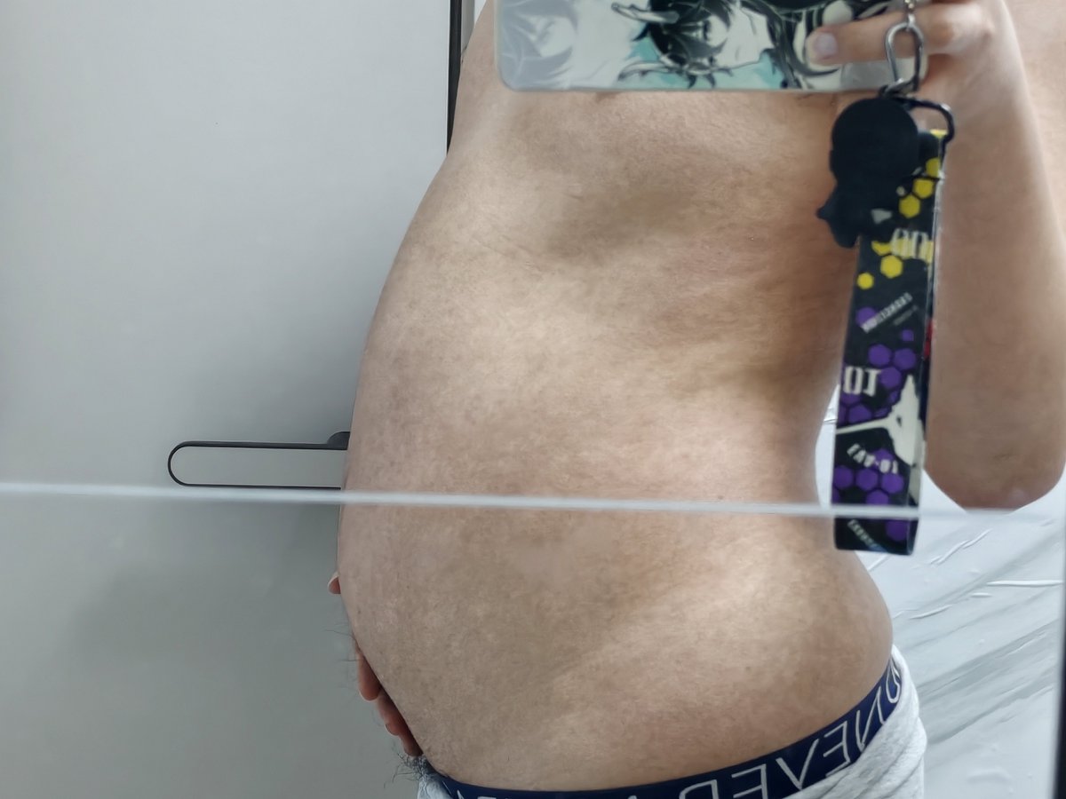 KinichIV's tweet photo. 好想能多吃一点……
#bellyinflation
#bellystuffing
#撑大肚子
#mpreg
#malepregnancy 
#gains https://t.co/qfi2szm6tz