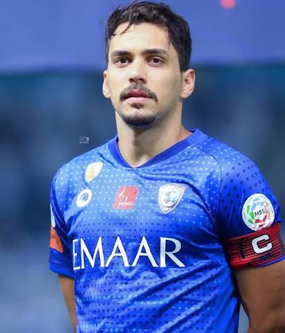 ع.ـبداللـه.•° 🆚 عبدالله tweet media