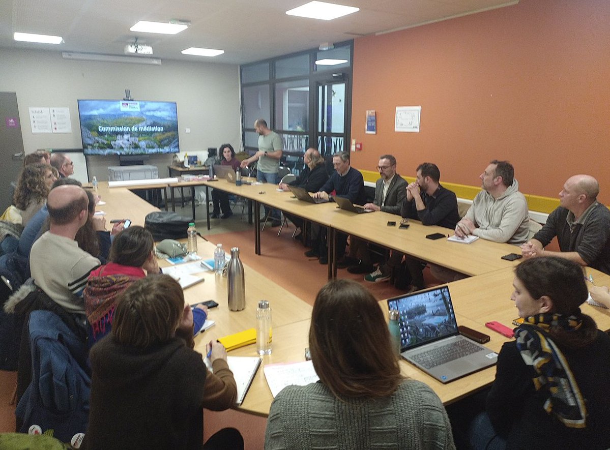 Des échanges fructueux lors de la commission médiation

👉Une nouvelle commission médiation du Géoparc Terres d’Hérault s’est tenue début février à Clermont l’Hérault.

👨‍💻Plus de 30 personnes étaient réunies pour continuer à déployer la stratégie de vulgarisation géologique
