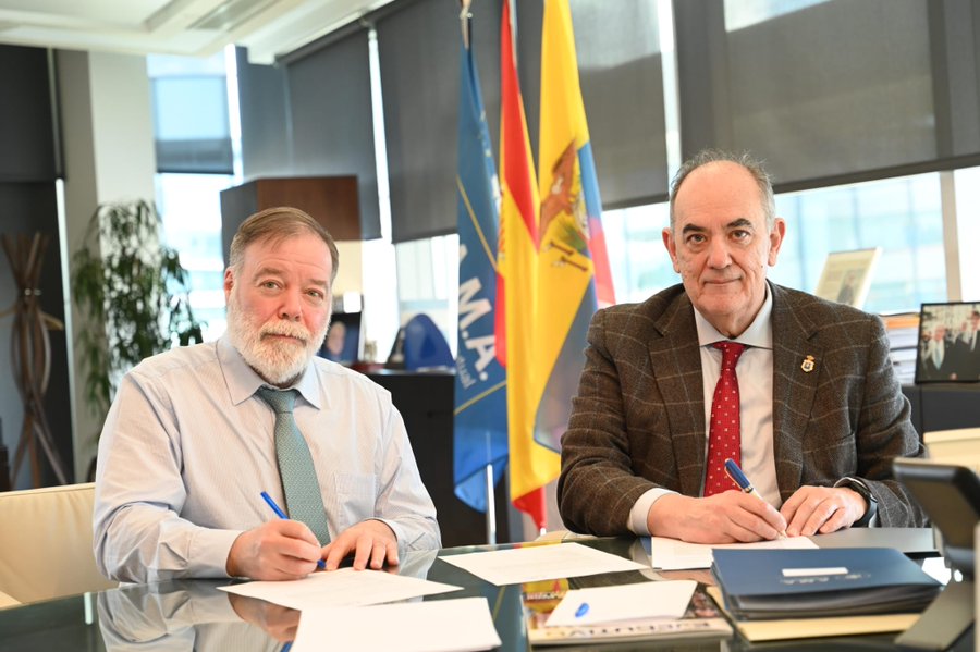 Las relaciones sólidas crecen y evolucionan.  

El Colegio de Enfermería de A Coruña (<a href="/COE_Coruna/">Colegio Oficial de Enfermería de A Coruña</a>) , presidido por Avelino Castro Pastor, formaliza con A.M.A. una nueva póliza colectiva de vida, reforzando así la colaboración que ya mantenemos en Responsabilidad Civil