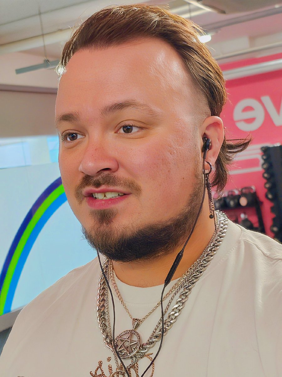 Tourettes Lad Official tweet media