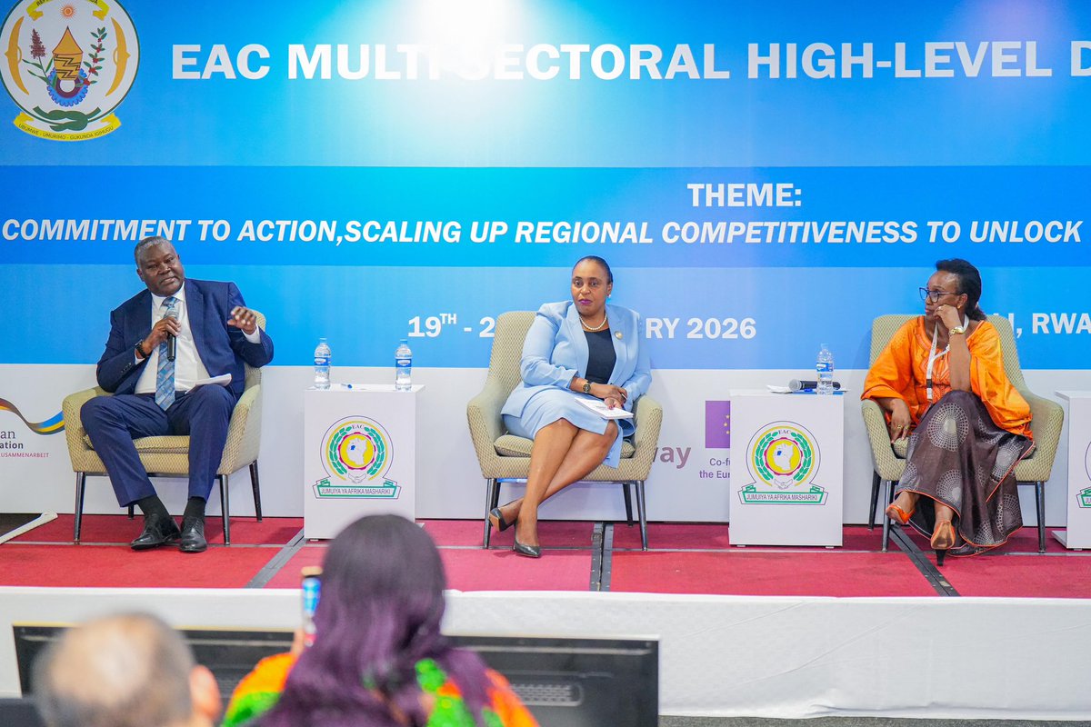 jumuiya's tweet photo. 𝐄𝐀𝐂 𝐌𝐮𝐥𝐭𝐢-𝐒𝐞𝐜𝐭𝐨𝐫𝐚𝐥 𝐇𝐢𝐠𝐡-𝐋𝐞𝐯𝐞𝐥 𝐃𝐢𝐚𝐥𝐨𝐠𝐮𝐞 

🔹The afternoon session featured two engaging panel discussions on Non-Tariff Barriers and Infrastructure, Logistics & Multimodal Connectivity, with head-on discussions on strategies to accelerate trade and economic growth across the region.

@mfa_tanzania @KenyaEac @EACJCourt @EA_Bunge @CSBeatriceMoe 
@RwandaTrade @RwandaMFA @P_Sebahizi @TradeMarkAfrica @eacgiz @SGNduva @SMannette1 @KanaFlash @mfa_tanzania @meaca_ug @RDC_Minafet @EACAffairsKenya @TheVillaSomalia @SouthSudanGov @EABCjumuiya @KenyaEac @eacgiz