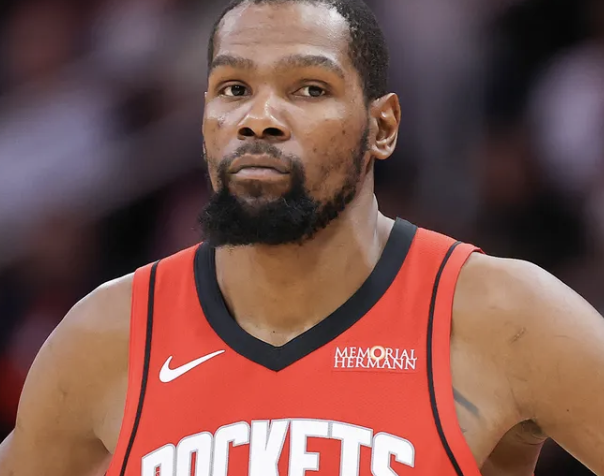 SportyKayzz's tweet photo. Kevin Durant playing tonight?🚨👀

Kevin Durant and the Houston Rockets will face the Hornets for the first time after talking trash about his TEAMMATES😳

TONIGHT @ 7PM ET🔥 https://t.co/3AioJ9WYC0