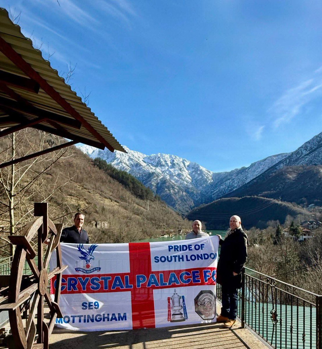 KillianB22's tweet photo. Toutes ces images de supporters de Crystal Palace à Mostar. 🇧🇦

Des milliers de kilomètres, un stade improbable, une ville qu’on ne découvre sans doute jamais sans le foot.

La Conference League est la plus belle compétition européenne… pour ceux qui vivent le foot au stade. https://t.co/pYBZc2oP6K