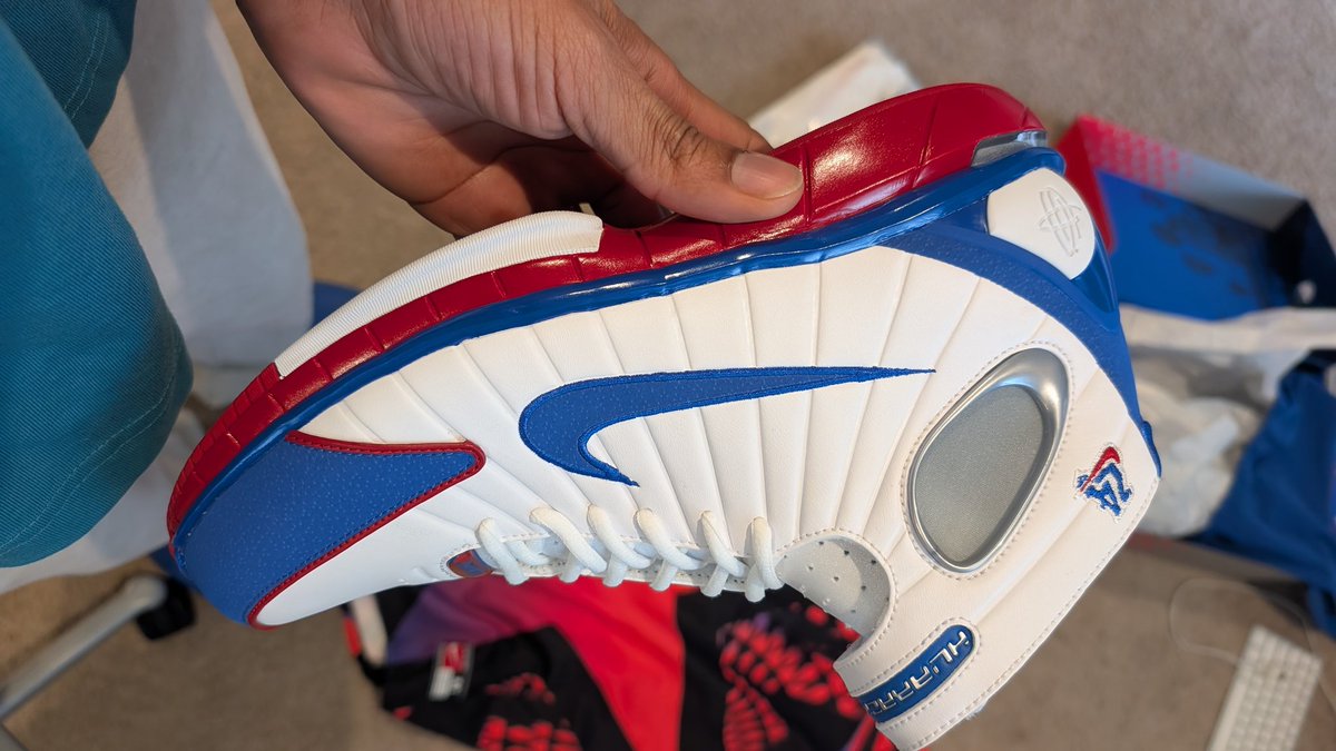 Man I am so glad to have this one in the collection! Class of 2003 these bring back memories 😢