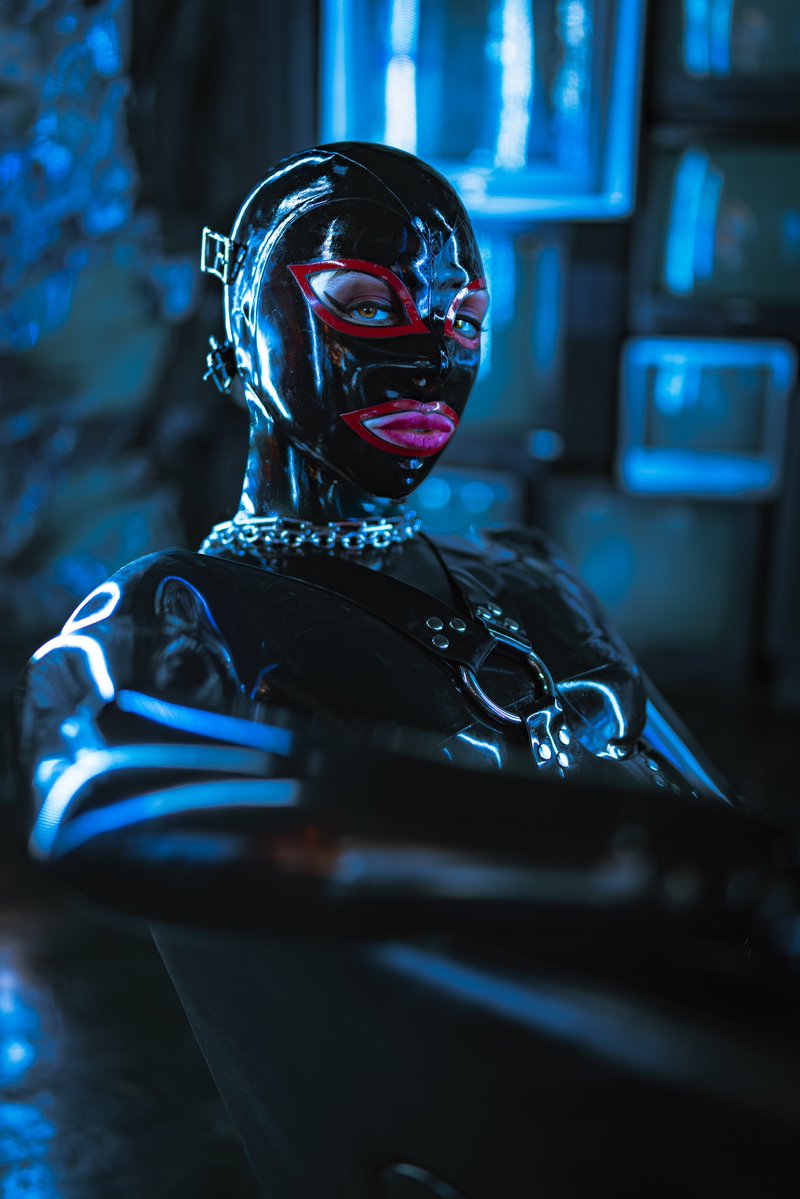 A face that commands your surrender