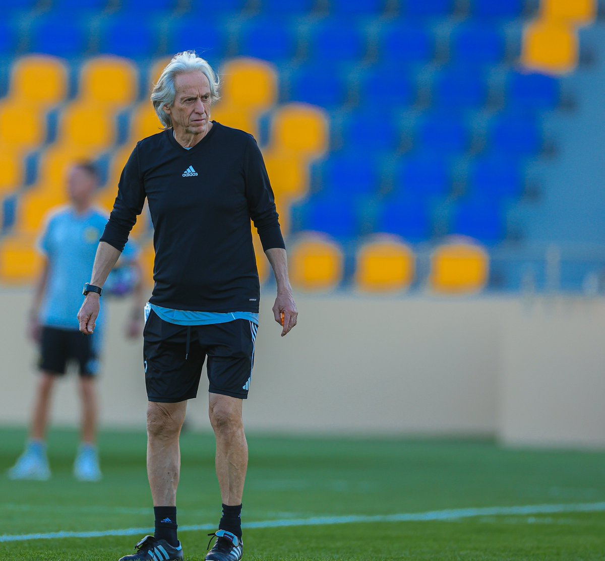 يعقـد السيـد جورجي جيسوس عند الثالثة ظُهـر غدٍ الجمعـة، مؤتمرًا صحفيًا للحديث عن مباراة #النصر_الحزم
وذلك في قاعة المؤتمرات بمقر #دار_النصر 🎙️