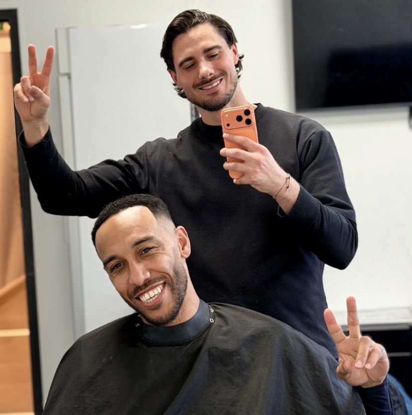 Jf_FT266's tweet photo. 🚨Mise à jour capillaire pour Aubameyang 👀💈#TeamOM #MercatOM
📸 : ( Jean_alfred ) Instagram https://t.co/wFsRWdPfHi