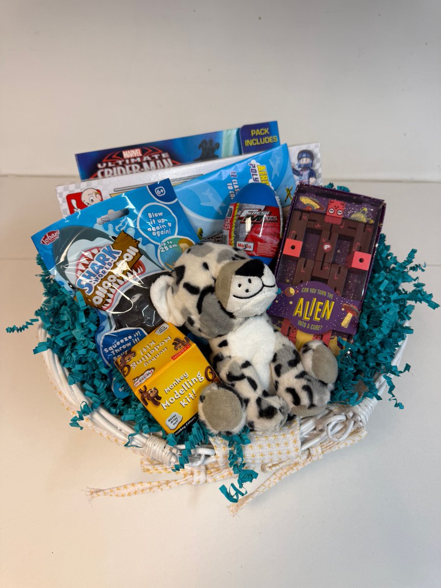BasketsGalore's tweet photo. Today's Gift Basket Of The Day is the "Toys for Boys Gift Basket Age 6-8"👦(or Girls)

https://t.co/tQmR4IwUAV

Follow &amp; RT to enter #prize draw to #win a Gift Basket. 

More info via our blog. 

#dailydispatch #gifts #competition #giftbasketsrule #kidsgiftbaskets #childrensgifts https://t.co/xuxL4lIhQy