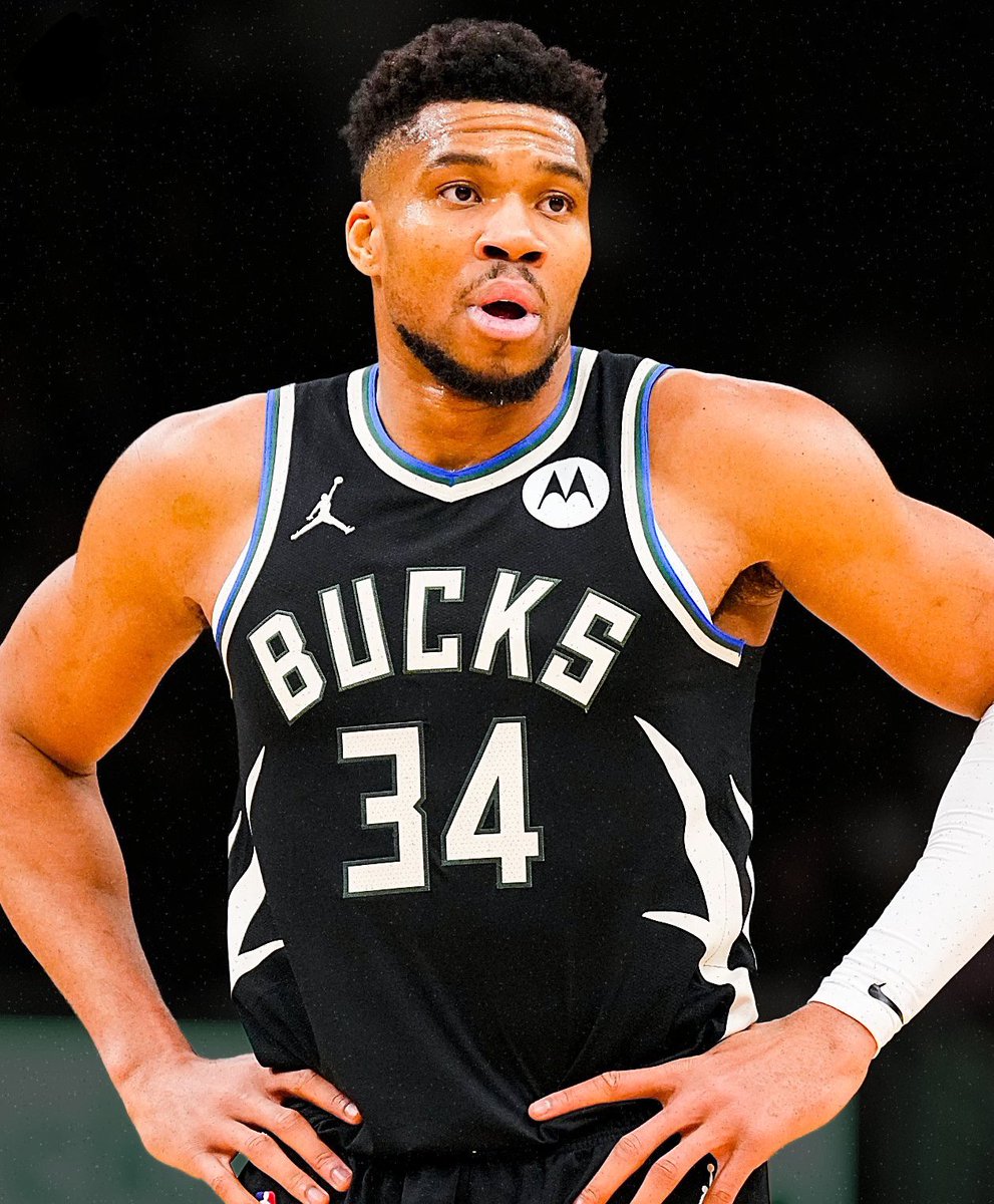TheLeadSM's tweet photo. Highest FG% among players averaging 25+ PPG this season: 

64.5 - Giannis Antetokounmpo 
. 
59.0 - Nikola Jokic 
. 
55.4 - SGA 
.
50.8 - Austin Reaves
50.6 - Kevin Durant
49.4 - Joel Embiid
49.3 - Anthony Edwards
49.1 - Kawhi Leonard
48.7 - Donovan Mitchell https://t.co/59h8xKQyT7