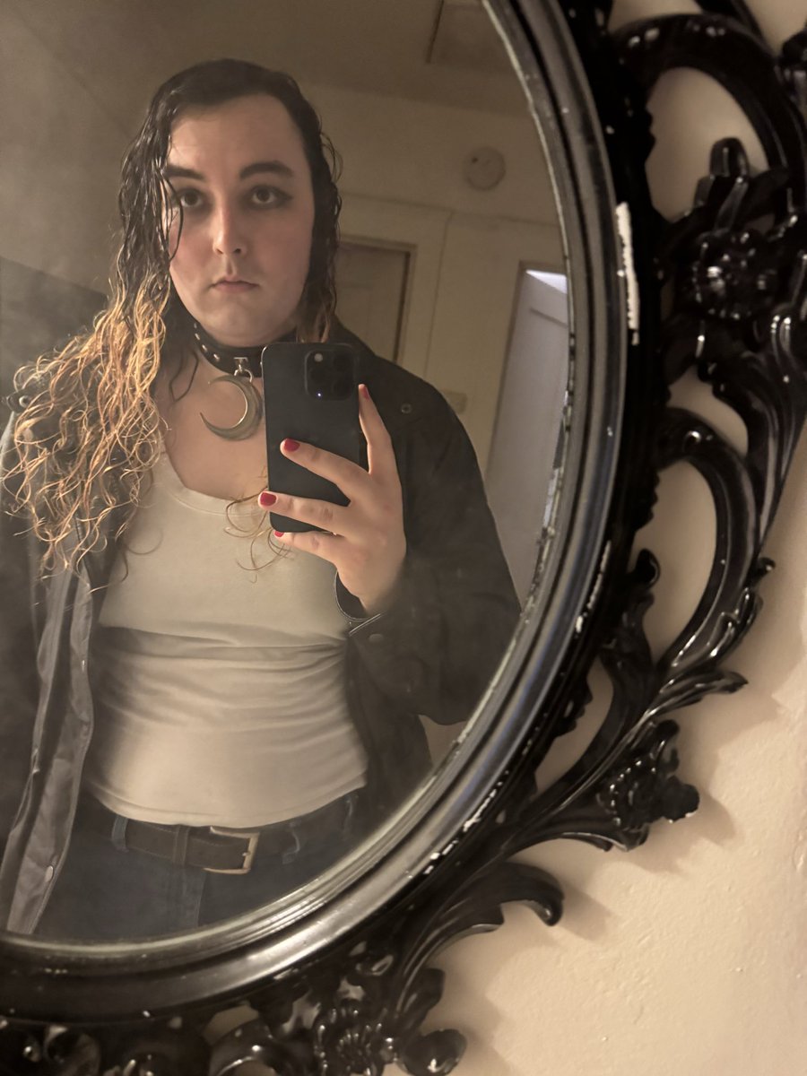 TostedThalia's tweet photo. am i one of the cool girls yet https://t.co/MYhaEAwgvv