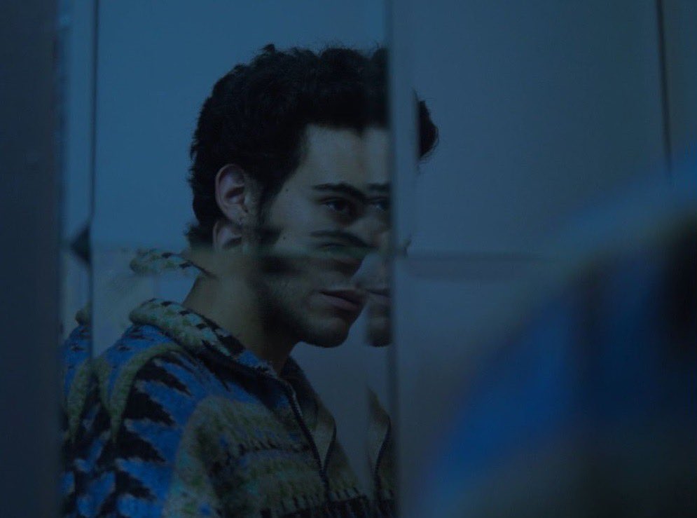 apart'ın meşrep'inde Barış Akgüney kurgusu "kısa olanın psikesi" VI. kez sahnede ve bu seferki özne Veysel Ayvazoğlu'nun yönettiği - mockumentary ve ötesi, sinematografik ouroboros - "Bu Bir Kültür Ürünü"..

a-part.online/mesrep/kisa-ol…