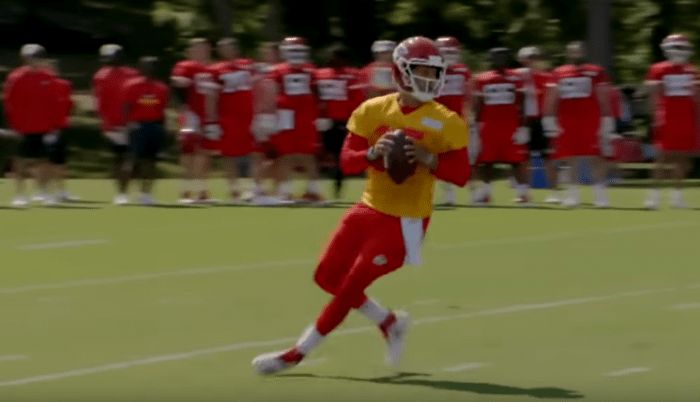 MattWaldman's tweet photo. Mahomes has the caliber of arm and accuracy that allows him to make pinpoint throws without the constant need of fundamentally sound footwork. A former shortstop and son of a major league baseball player, Mahomes throws the football with the accuracy, velocity, and acrobatics of an infielder. 

https://t.co/Jc7ivTXlJv