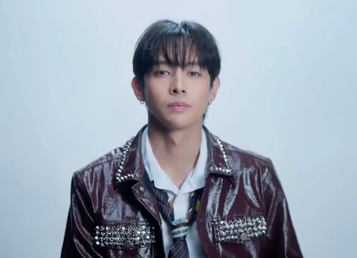 ⛔ 'VISA' OUT NOW 

Stream here
🔗 : sb19.sng.to/visa 

#SB19 #VISA #SB19VISA