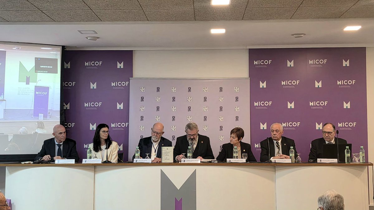 JosGOSALBEZ1's tweet photo. 🟢 | En la inauguración del Curso 2026 de la Academia de Farmacia de la C. Valenciana reafirmamos nuestro compromiso con una sanidad pública de calidad. #AFCV
Frente a la falta de apoyo del Gobierno central, en Valencia: gestión, recursos y defensa de nuestros profesionales y pacientes.
@micofvlc