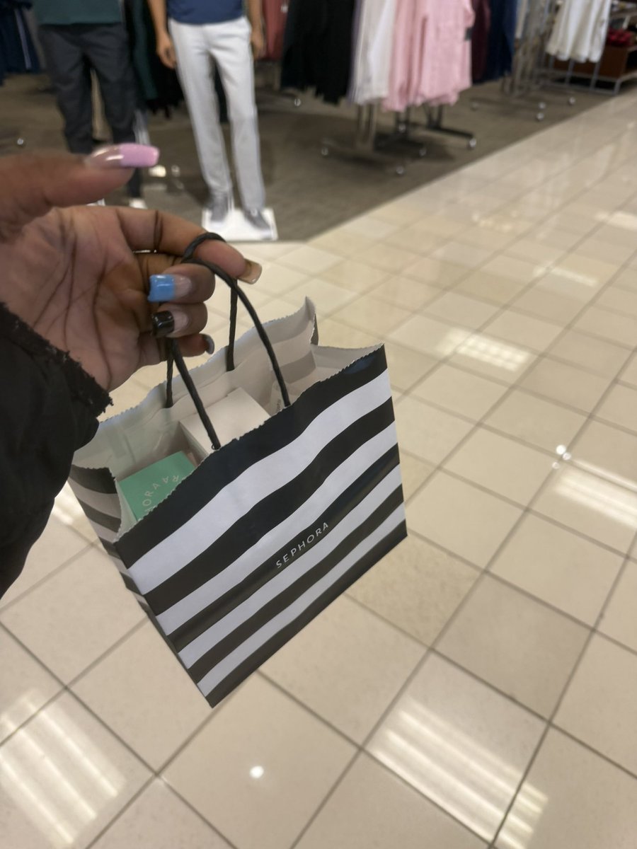 youngzeuzeu* is seeing cortis tweet media