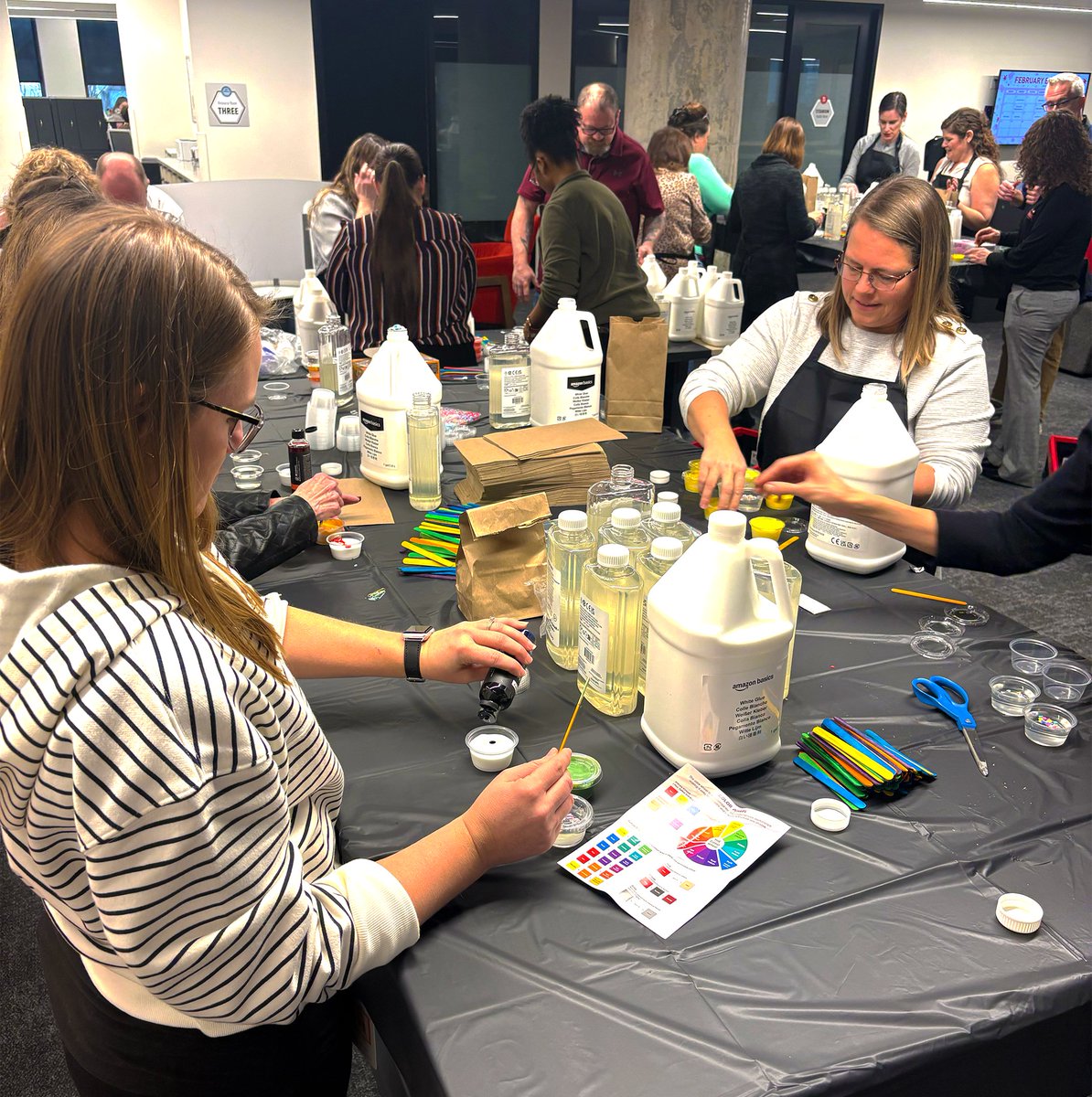 elementsCU's tweet photo. We’re thrilled to team up with @rileykids on a series of volunteer and fundraising opportunities throughout this year. 🎉

Recently, a handful of our employees came together at our headquarters to assemble more than 300 colorful “smile kits” for Riley Kids to brighten their day. https://t.co/6kZ6ROOe2e