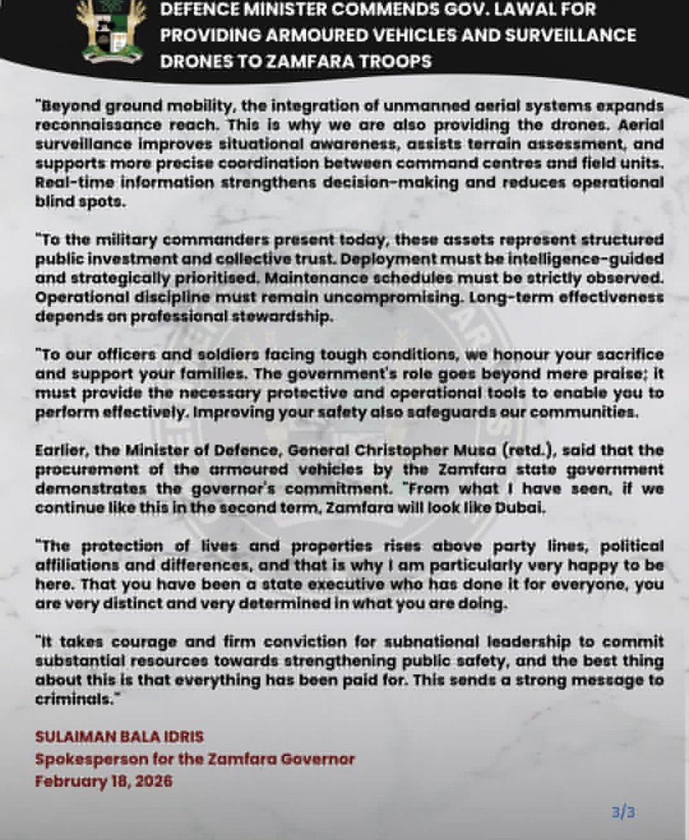 DEFENCE MINISTER COMMENDS GOV. LAWAL FOR PROVIDING ARMOURED VEHICLES AND SURVEILLANCE DRONES TO ZAMFARA TROOPS

The Minister of Defence, General Christopher Musa (retd.), has commended Governor Dauda Lawal for procuring armoured personnel carriers, surveillance drones, and