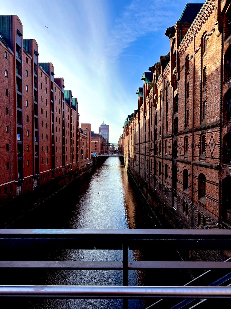 Kırmızı kiremit şehri ♥️ Hamburg