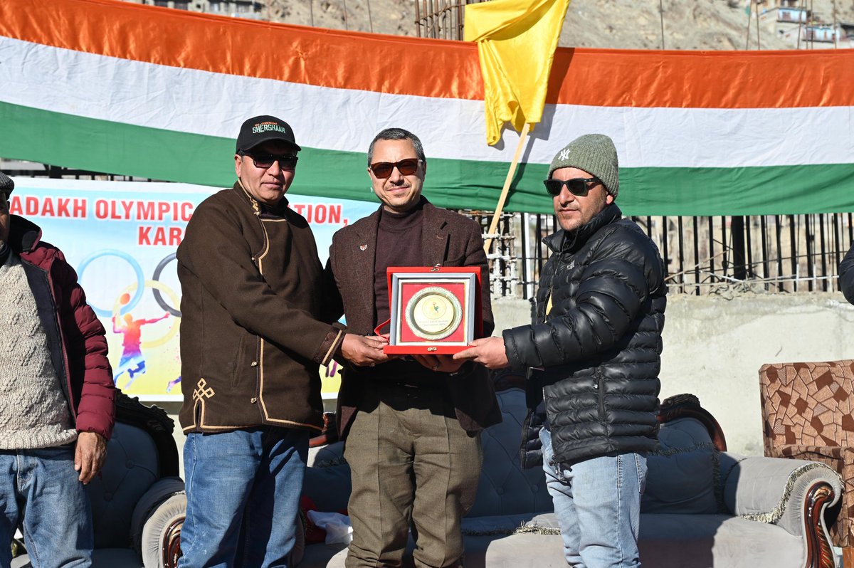 CheraghTriple's tweet photo. Closing ceremony of District level Archery Tournament at Kargil.
Honorable ADC Sh. Kacho Imtiyaz was the chief guest of the closing ceremony. A total number of 45 teams participated in the tournament. Thanks to all the teams , media &amp; associates to make it possible.
@DIPR_Kargil https://t.co/hQPeqf5be4