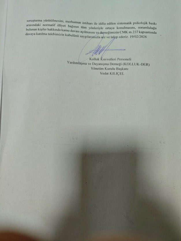 💥 HAKKARİ İL EMNİYET MÜDÜRÜ HAKKINDA SUÇ DUYURUSU ‼️

Konu: 
“Mobing neticesiyle intihara yönlendirme”

Geçtiğimiz hafta İl Emniyet Müdürlüğü önünde bir Başkomiserin kameralar altında intihar etmesi sonucu gelişen olaylarda, 
İl Emniyet Müdürü Atilla AYATA’nın süreklilik arz