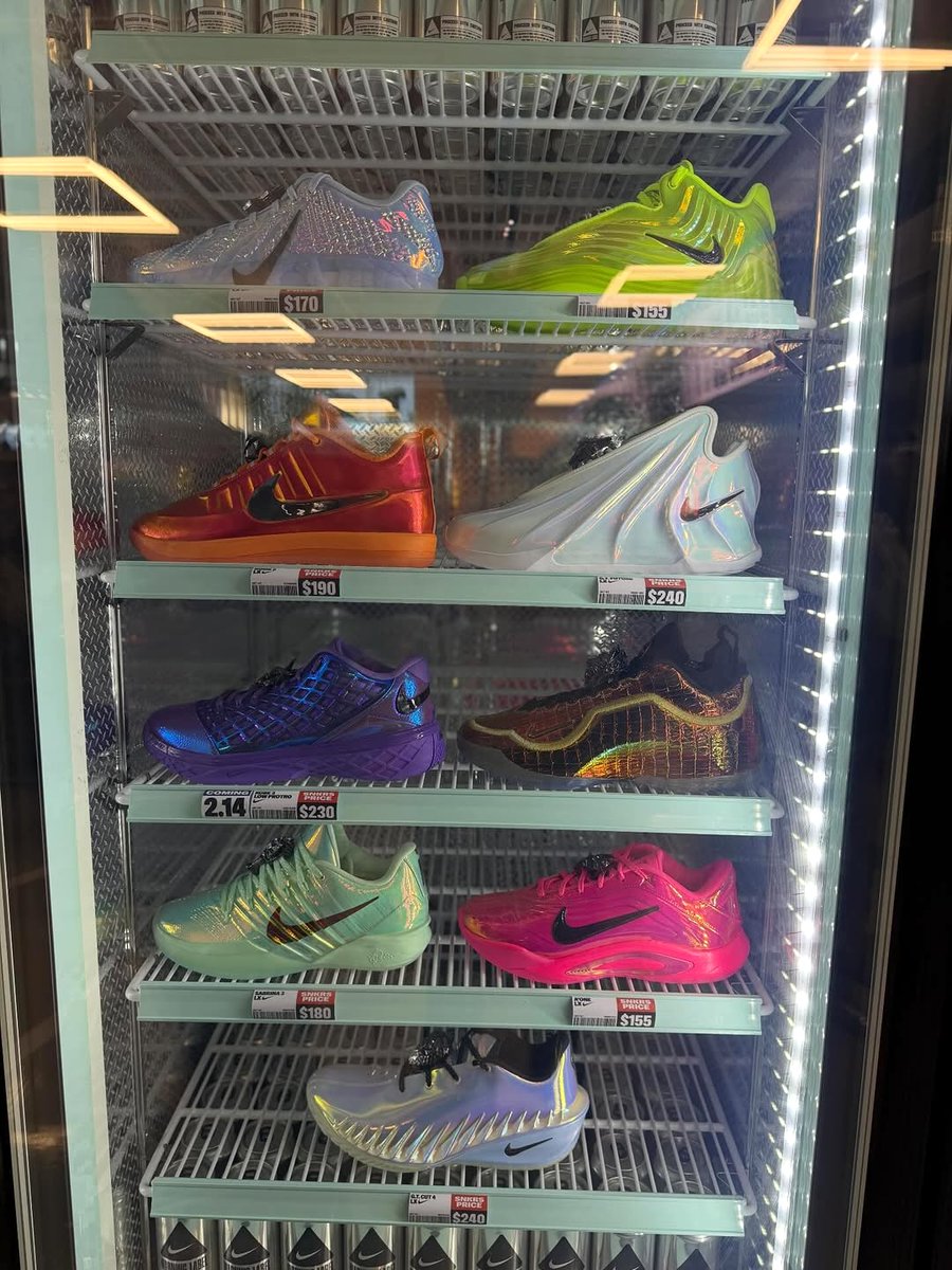 JustFreshKicks tweet media