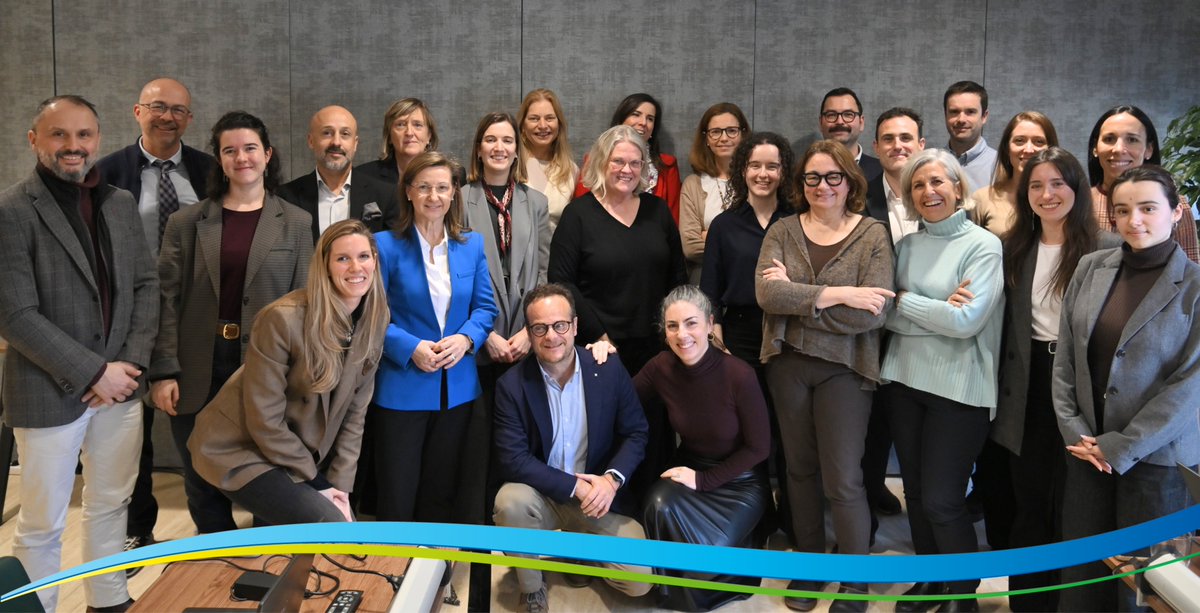 DaiichiSankyoES's tweet photo. ℹ️El cáncer de mama es una enfermedad compleja con múltiples factores que afectan al diagnóstico, tratamiento y pronóstico.

Con esta realidad de fondo, diferentes expertos se han reunido en el tercer workshop anual de #CamON, organizado por la Alianza Daiichi Sankyo | @AstraZenecaES e IQVIA Spain, uno de los proyectos más ambiciosos sobre el uso de la , para ofrecer una visión real y actualizada del cáncer de mama en España.