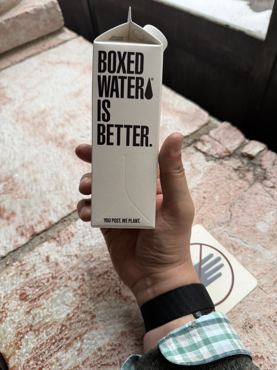 deez312's tweet photo. @boxedwater #BetterPlanet https://t.co/INiTWSkqMh