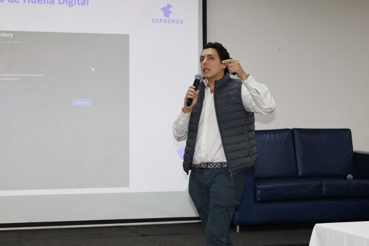 Fecolfin tweet media