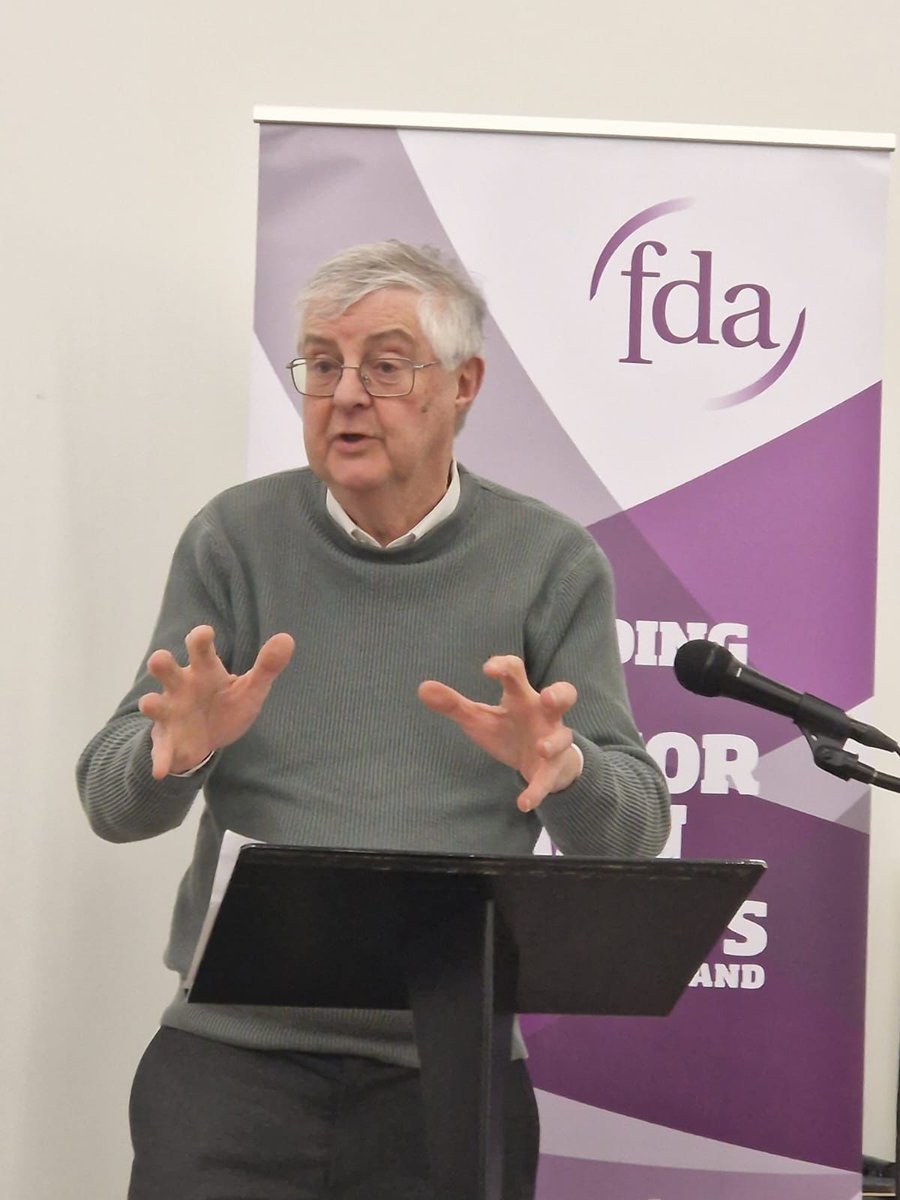 FDAGenSec's tweet photo. Why only have one Minister for Finance at FDA’s NI Annual Conference when you can have two! 

Fascinating reflections on the constitutional challenges of the UK, as always from Mark Drakeford MS, Cabinet Secretary for Finance and the Welsh language and former First Minster of Wales.