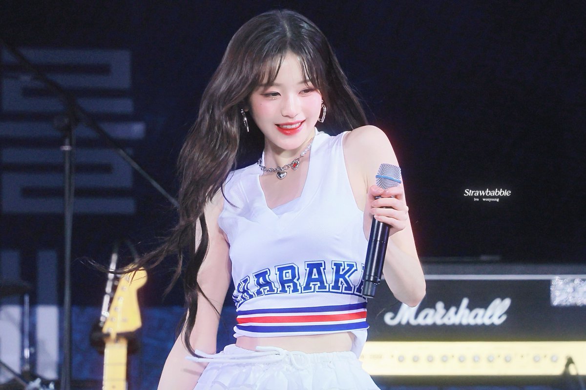 beaucutegirl's tweet photo. 240526 연세대 아카라카 
@Strawbabbie_wy 🩵🦋💦 

#장원영 #JANGWONYOUNG https://t.co/ZEGgH1H9na