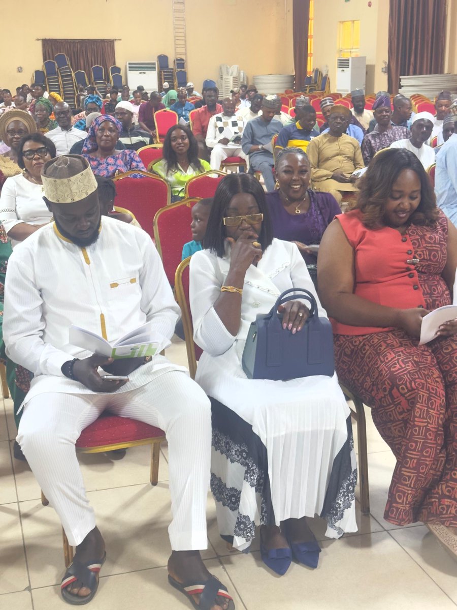 ApesaUil's tweet photo. Before our ICON left the podium he ensured to give his companion a shout out on her birthday.😍
Prof. Fajonyomi Just Finished Giving His inaugural Lecture.
#APESA #297thinuagurallecture #VisionaryImpactAdministration 😉 https://t.co/mqZUfQNBq5