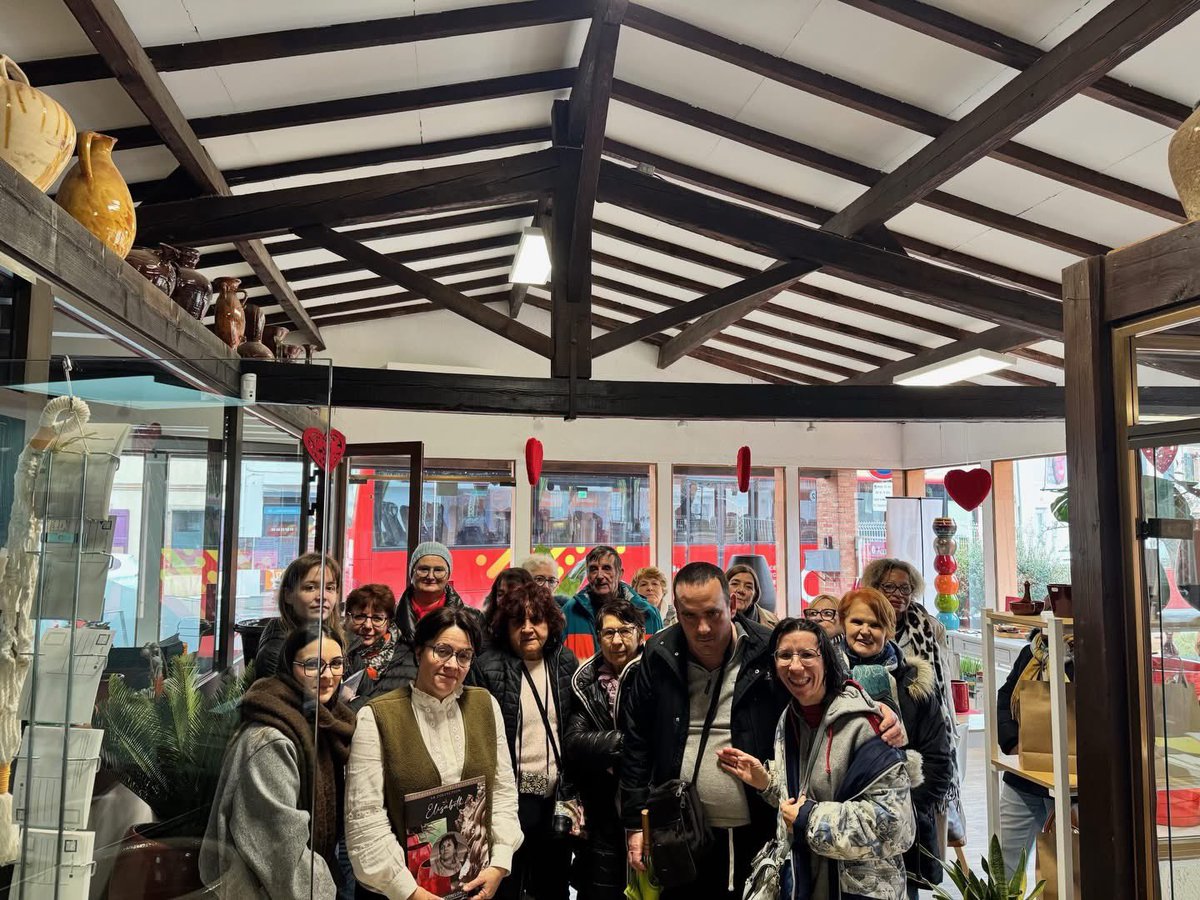 Poteries_Albi's tweet photo. Merci au Centre Communal d’Action Sociale (CCAS) d’Albi pour sa confiance renouvelée.Nous avons eu le plaisir d’accueillir un groupe pour une visite de l’atelier, guidée par Lore et Joana.Un beau moment de partage autour de savoir-faire et de la terre. 
#tourismedesavoirfaire https://t.co/bmworxnmQQ