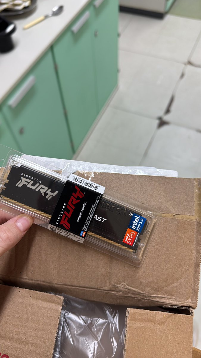 agr sim 👍🏼, dois pentes de 16gb.