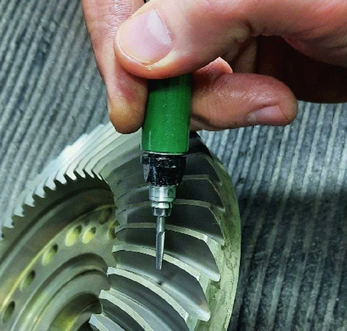 EMshopjobs's tweet image. #Deburring is a great career gaining attention. With the current shortage of skilled #craftspeople, hiring qualified recruits can be hard. DeburringJobs.com. #VintageTrade Job Board. #emshopjobs Repair is in!