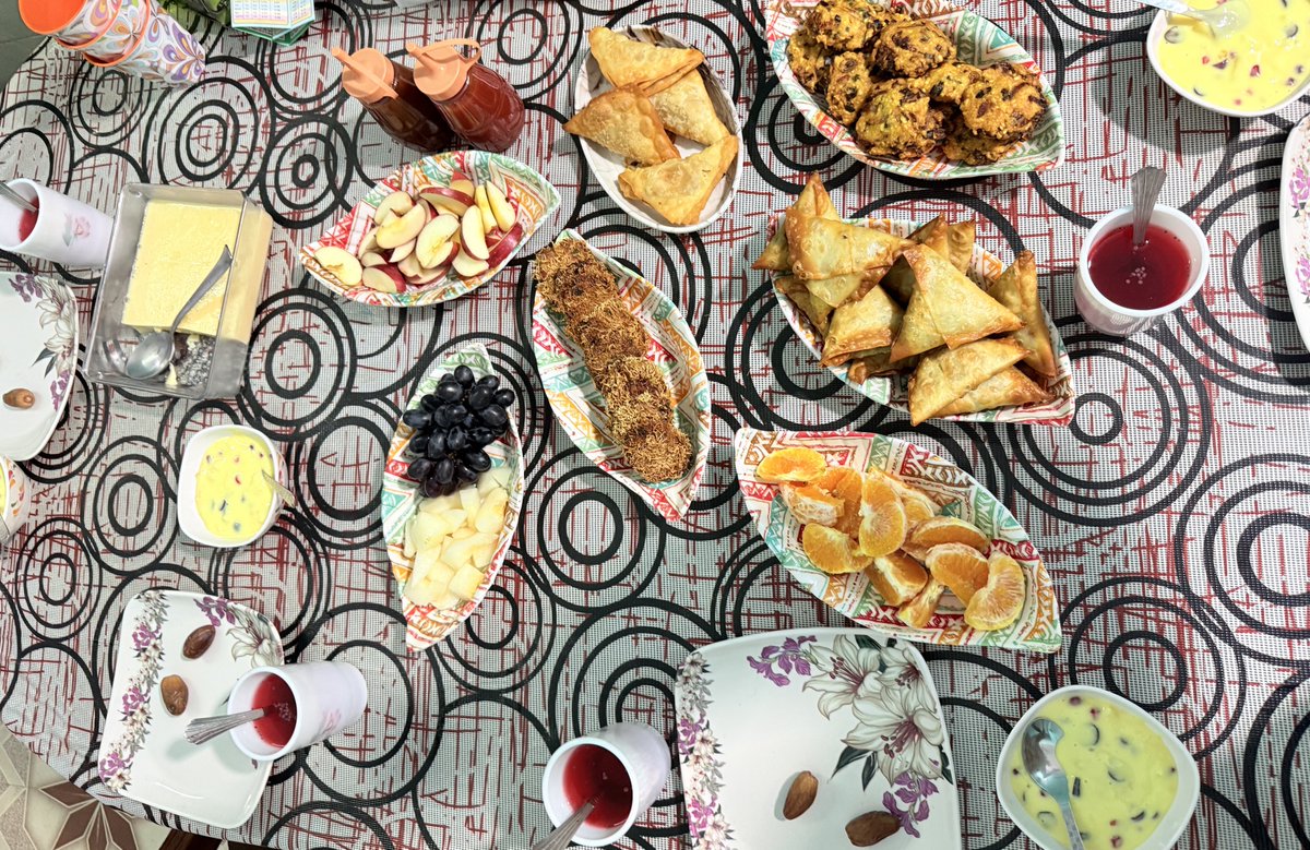 Ramadan day 1
Who all want iftar food?🤭