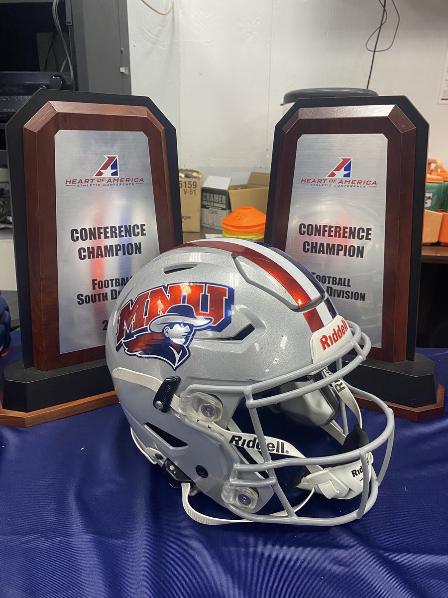 C_Tarling's tweet photo. Had an amazing official visit in Kansas! Thank you to the coaching staff at MidAmerica Nazarene University for the great experience🙏🏽 https://t.co/Zt1UhFGVo4