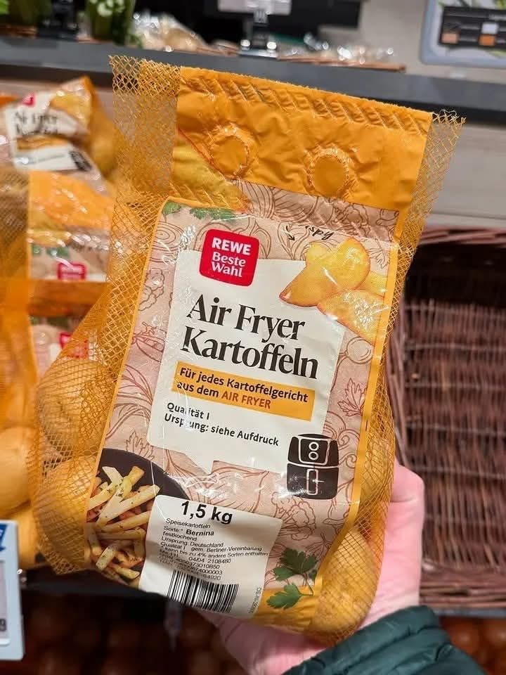 Plattenbauaristokrat tweet media