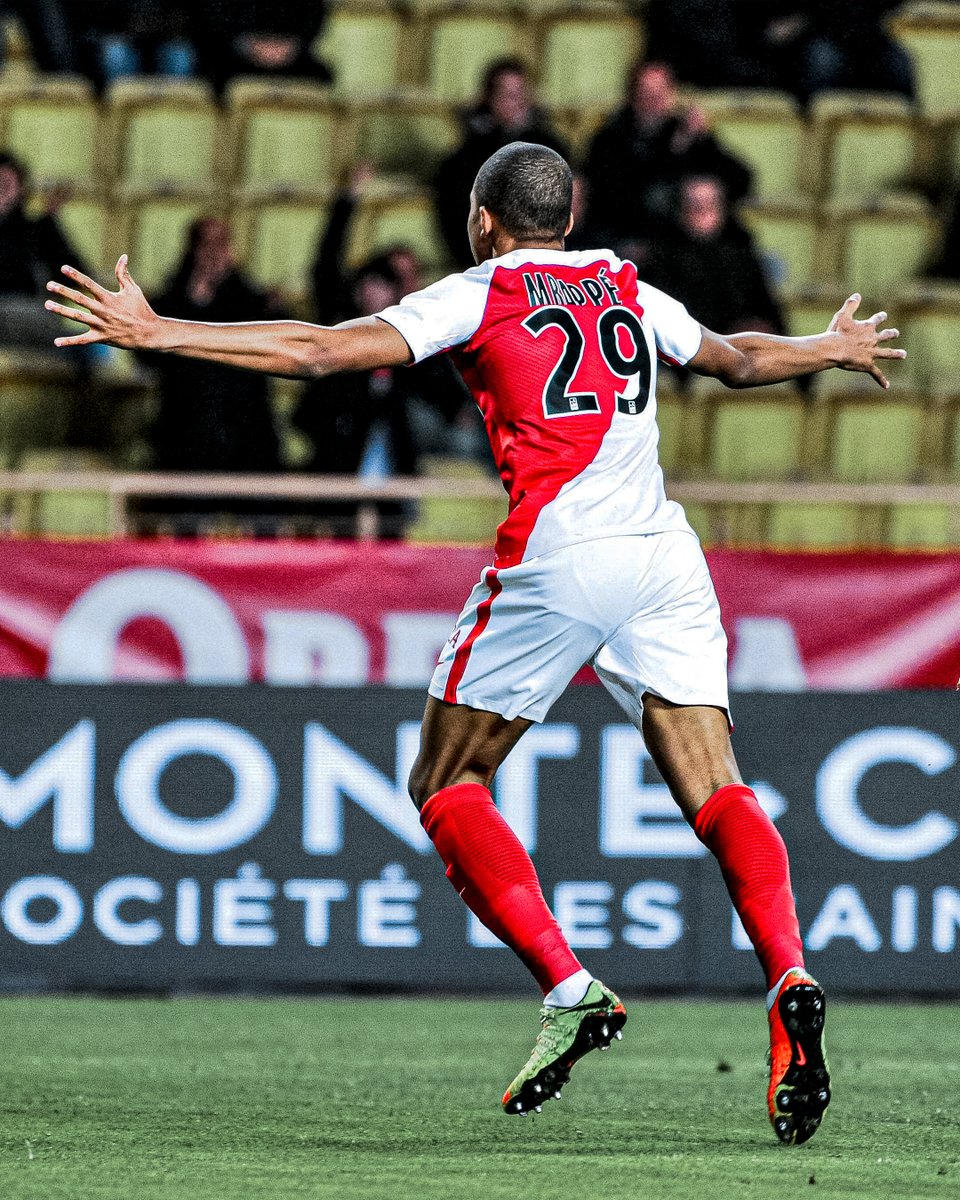 Ligue1_ENG tweet picture