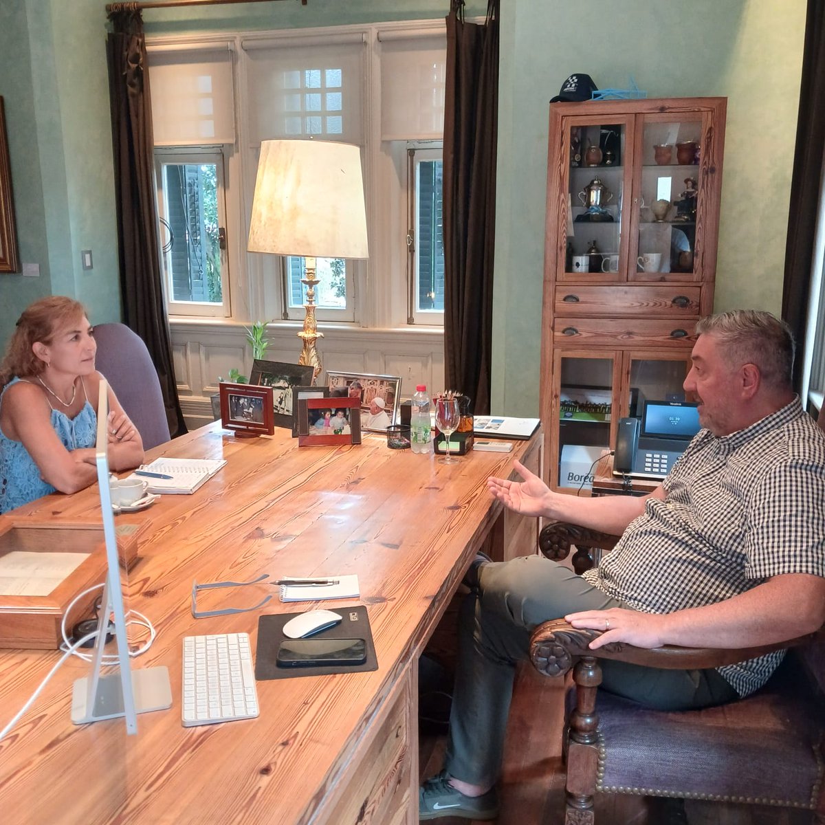 Me recibió <a href="/RectorUNNOBA/">Rector UNNOBA</a> hablamos sobre la realidad de la ed superior. #Unnoba es un ejemplo de administración y excelencia. El desarrollo económico y humano se dará siempre con educación de calidad y con Universidad Pública al alcance de todos. Gracias Guillermo Tamarit.