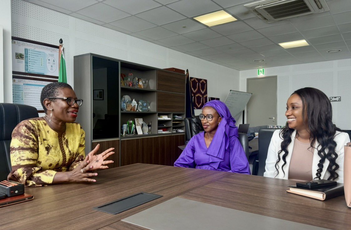 FCC_Freetown's tweet image. Today Mayor @yakisawyerr received Madam Aïcha Touré, CEO of @Orange_sierra . #FCC &amp;amp; Orange have a long-standing history of collaboration across several key areas. The meeting discussed ways to strengthen existing ties and explore new avenues for deeper collaboration.